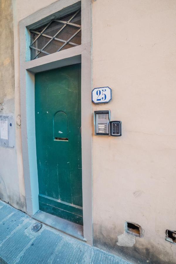S1 - Serristori Tower Apt - Dolcevita Holiday Florence Buitenkant foto